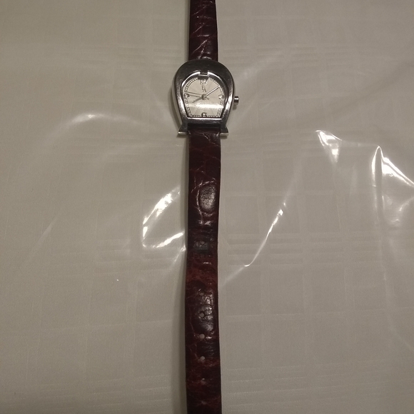 Etienne Aigner watch - Picture 10 of 10